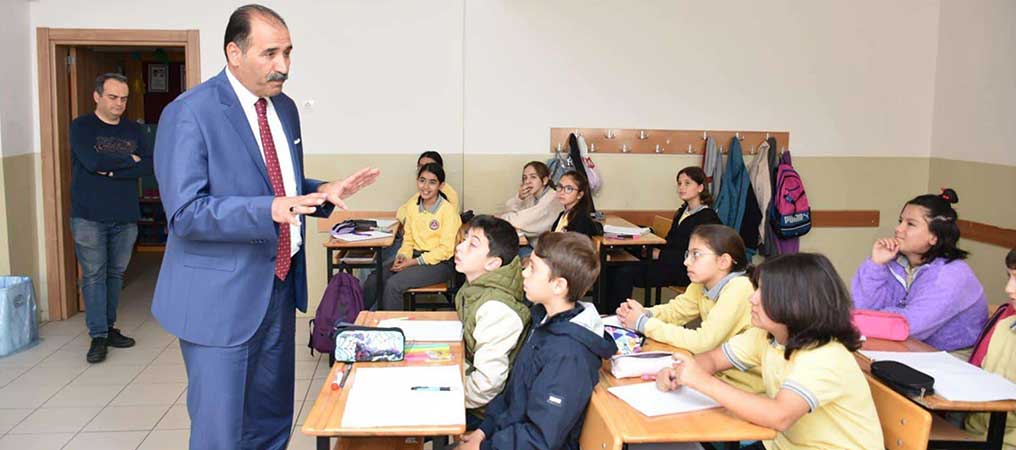 Gün, Okul Ziyaretlerini Sürdürüyor