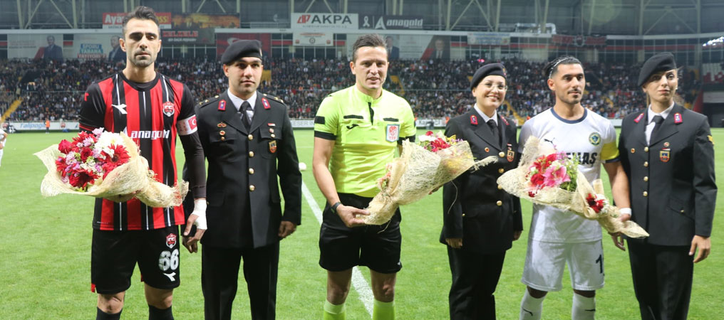 Güvenin Simgesi Olan Jandarma 24 Erzincanspor’un Yanında