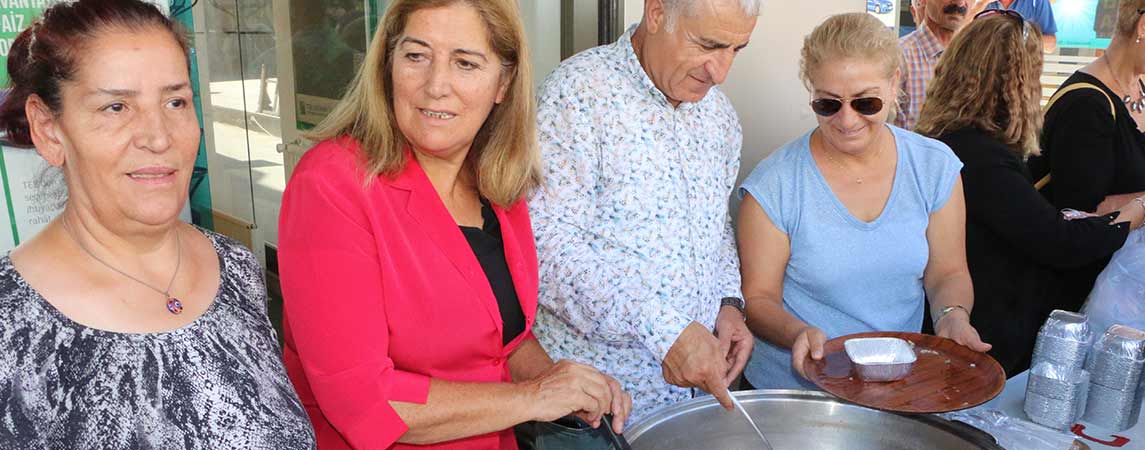 CHP’den Aşure İkramı