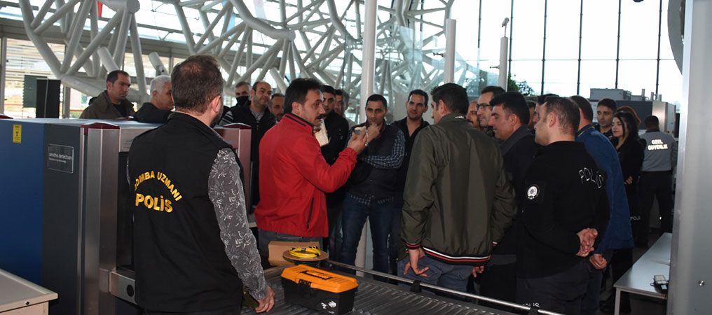 Havalimanı Polislerine ve Güvenlik Görevlilerine Eğitim