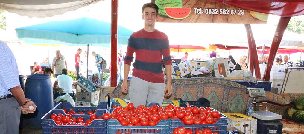Hem Satıyor Hem Bilgilendiriyor