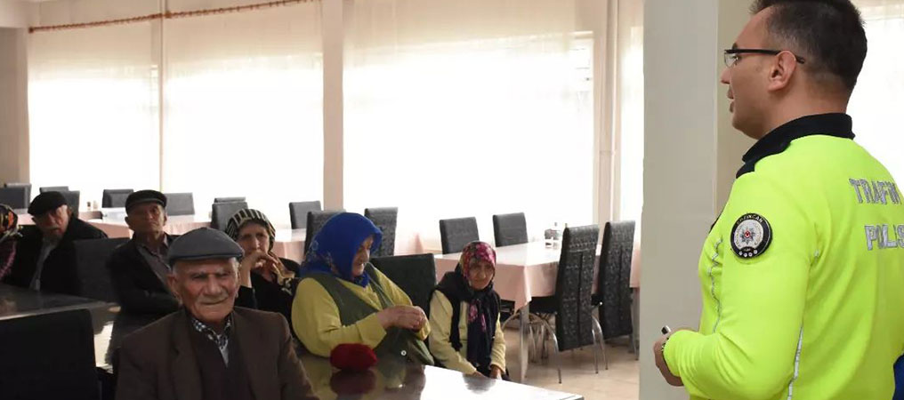 Huzurevi Sakinlerine Trafik Eğitimi Verildi