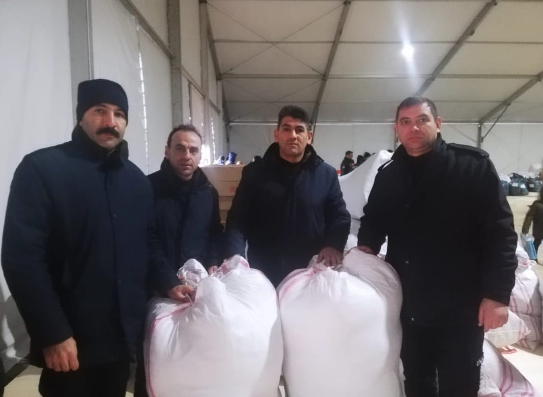 Erzincan Belediyesi Zabıta Personelinden Depremzedelere Destek