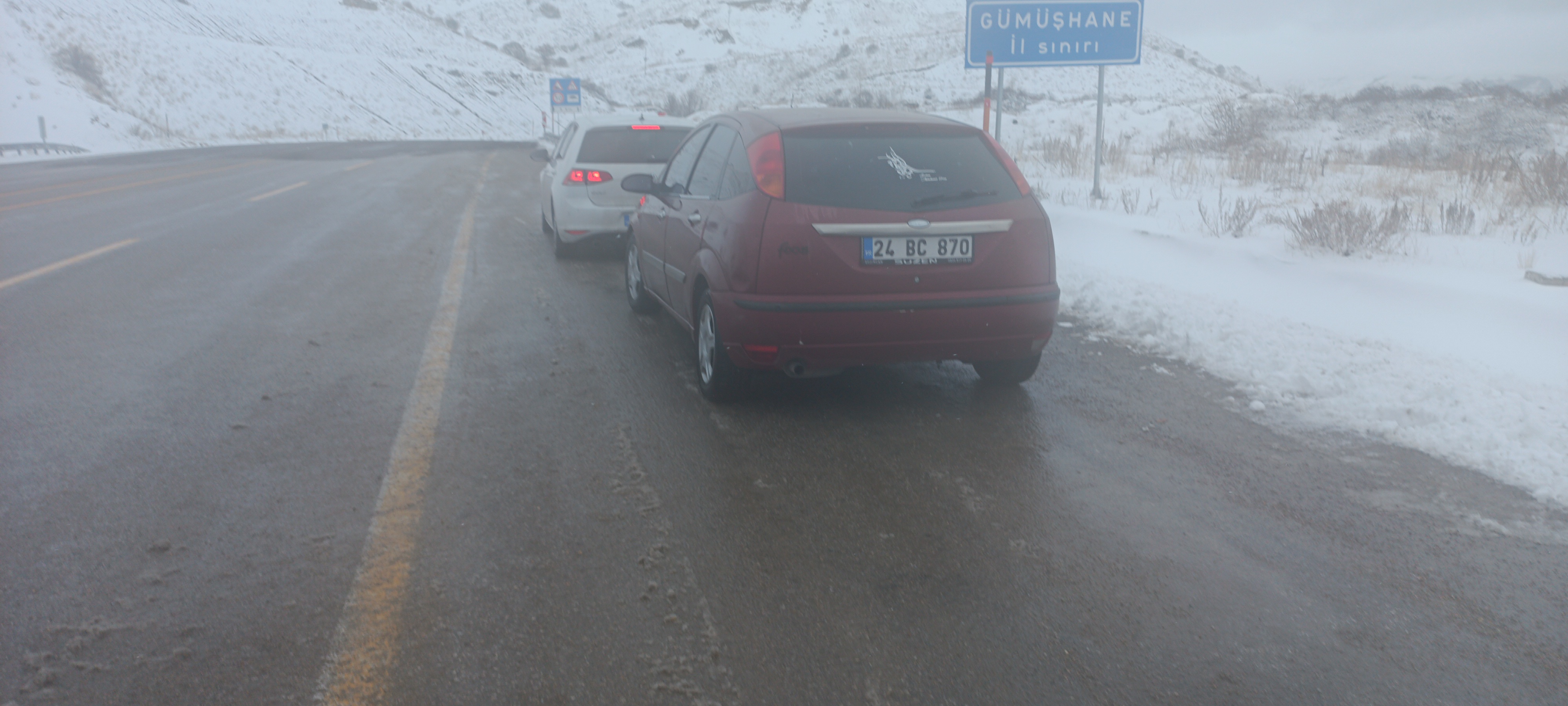 Erzincan Kent Merkezine Mevsimin İlk Karı Yağdı 