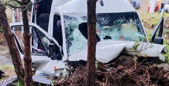 Minibüs şarampole uçtu: 4 ölü, 10 yaralı