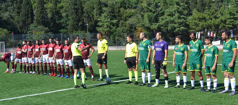 Kemah Köyleri Dostluk Turnuvasında Çeyrek Final Heyecanı