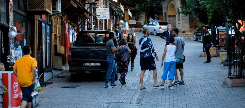 Kemaliye, Yaz Aylarında İlçe Nüfusunun 10 Katı Ziyaretçi Ağırlıyor