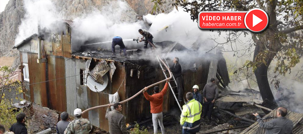 Kemaliye’de Yangın: Ev Kullanılamaz Hale Geldi