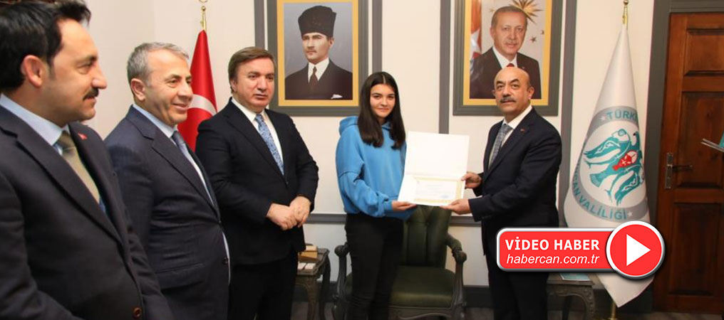 Liseli Gençlerden Örnek Davranış