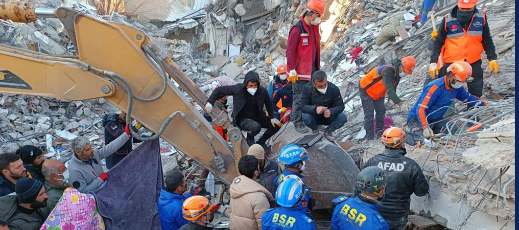 MEB AKUB Deprem Bölgesinde Can Kurtarmak İçin Aralıksız Çalışıyor