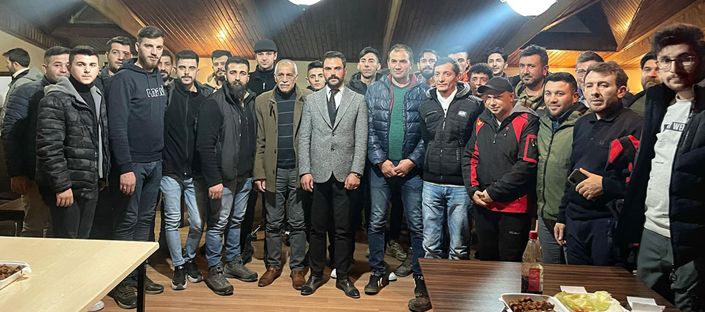 MHP İliç İlçe Başkanı Taşyumruk, Gençlerle Bir Araya Geldi