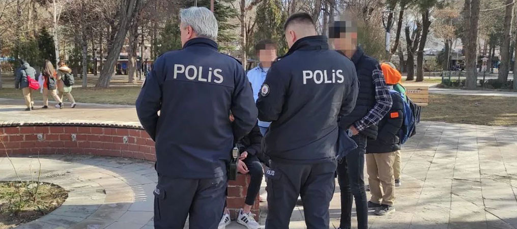 Okul Önleri ve Çevrelerinde Polis Denetimi