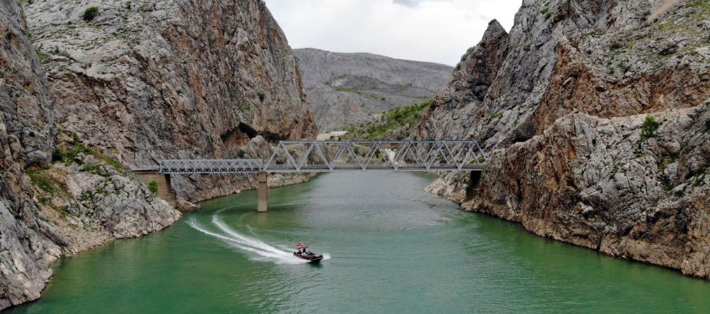 Ortadoğu’nun En Uzun Akarsuyu Fırat Nehri 3 Ülkeye Hayat Veriyor