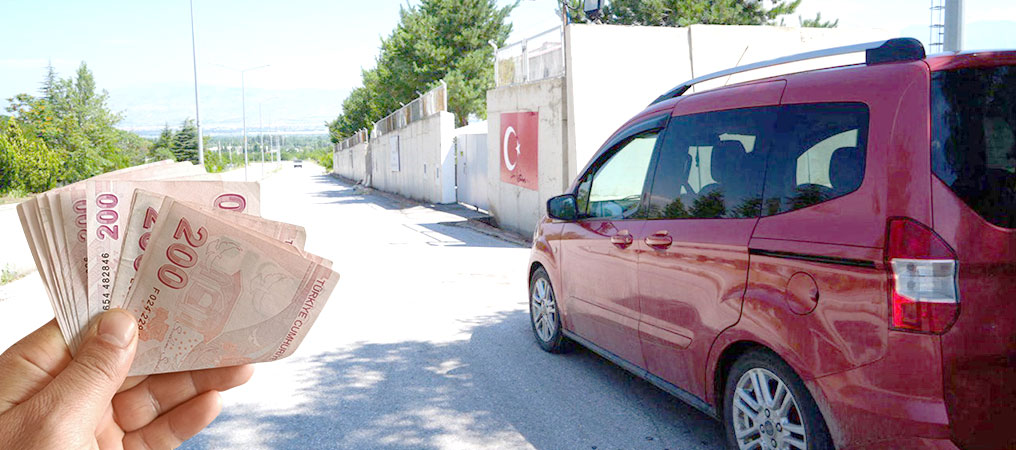 Otomobilden Düşen Para Dolu Çanta Kayboldu