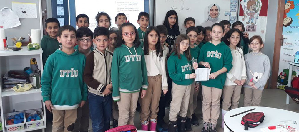 Öğrenciler Depremzedeleri Unutmuyor