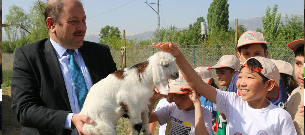 Öğrenciler e-Twinning Kapsamında Çiftlik Gezdiler