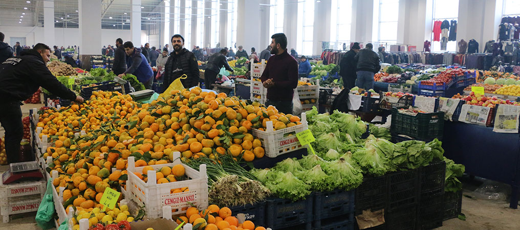 Pazarlarda Kış Ürünler İlgi Görüyor