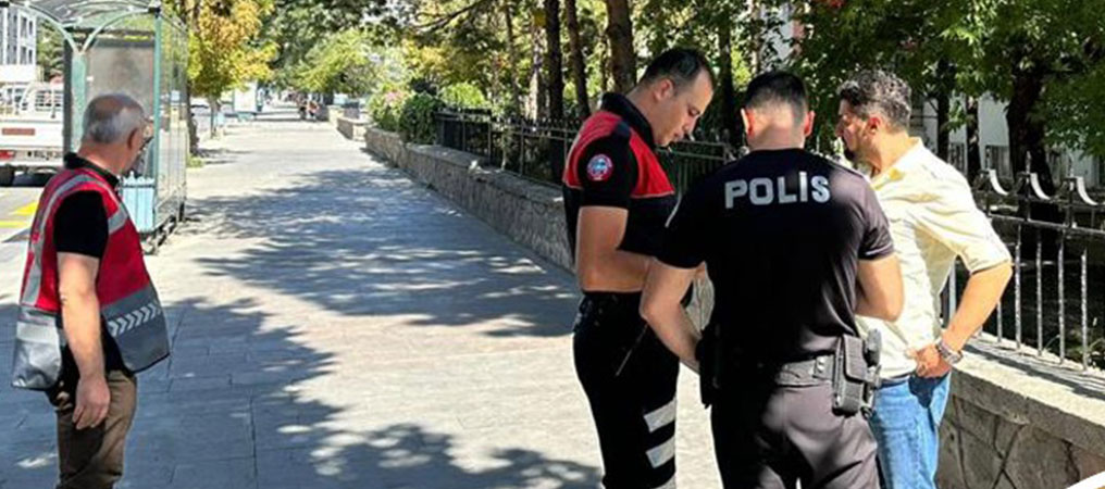 Polis Ekiplerinden 