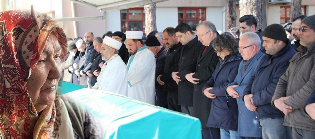 Prof. Dr. Kavukcu'nun Annesi Son Yolculuğuna Uğurlandı