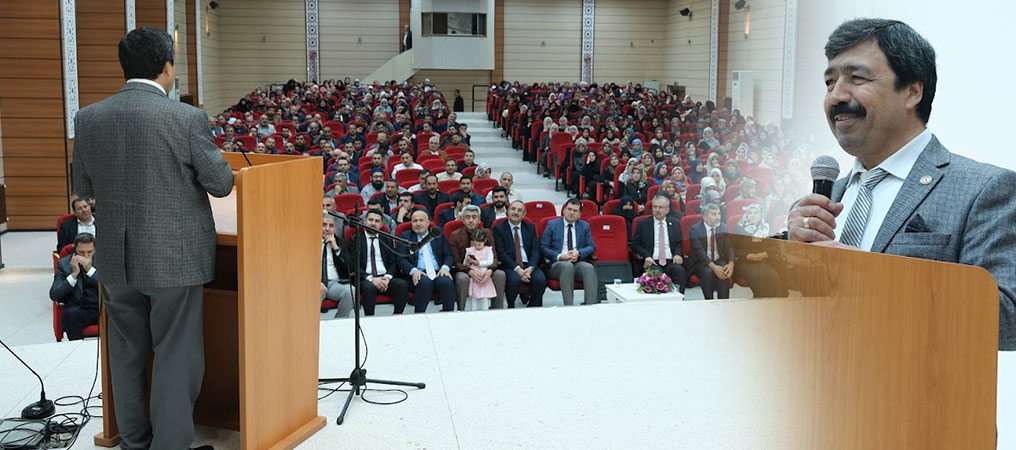 Prof. Dr. Saffet Köse Erzincan’da Konferans Verdi 