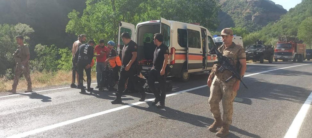 Pülümür Çayına Serinlemek İçin Giren Genç Boğuldu