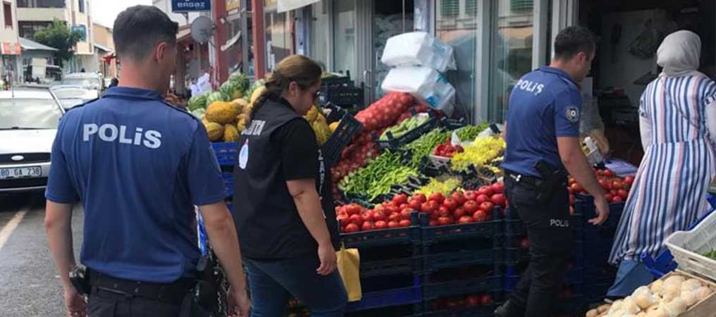 Refahiye’de Zabıta ve Polisten İşyerlerine Denetim Yapıldı
