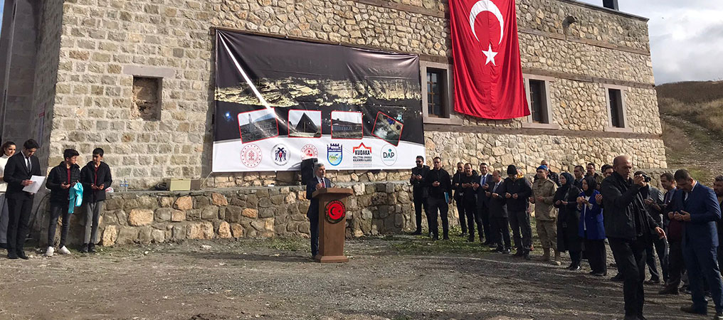 Restorasyonu Tamamlanan Kemah Kalesi Bey Camii Açılışı Yapıldı