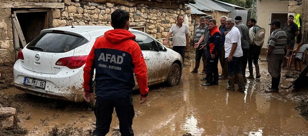 Sağanak Yağış Tercan’da Sel, Su Baskınlarına Neden Oldu