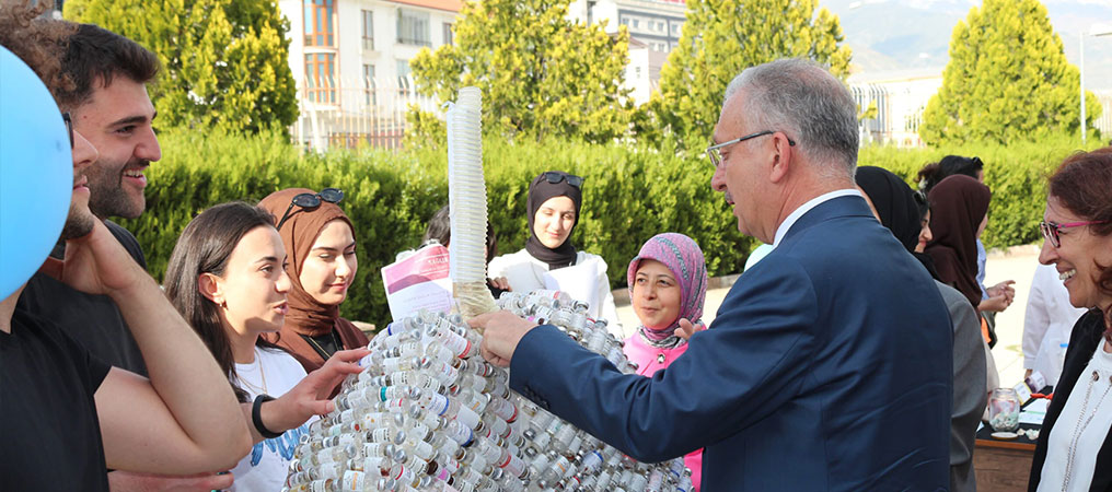 Sağlık Bilimleri Fakültesinde Sergi Düzenlendi 