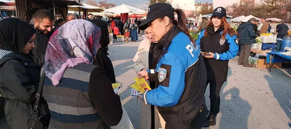 TDP Ekipleri Vatandaşları Suç Olaylarına Karşı Bilgilendiriyor   