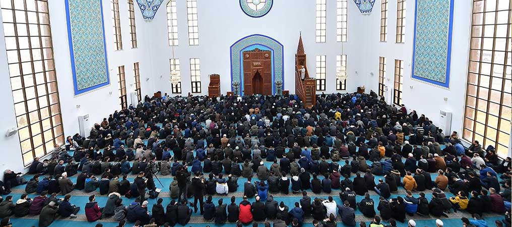 TDV'nin İnşa Ettiği Camilerde Ezan Sesi Yankılanıyor