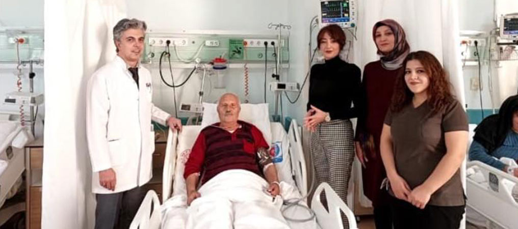 Tedavi Gören Öğretmene Hastane Yönetiminden Ziyaret