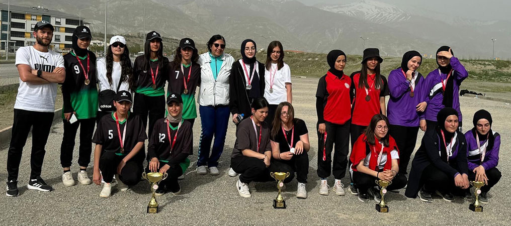 Tercan Anadolu Lisesi Kızları Boccede Erzincan Birincisi Oldu