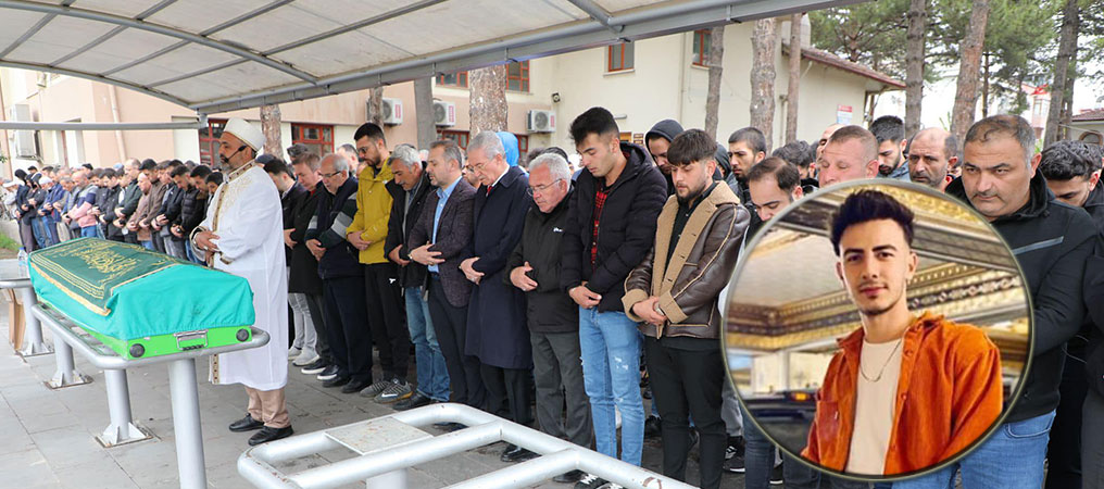 Trafik Kazasında Hayatını Kaybeden Genç Son Yolculuğuna Uğurlandı