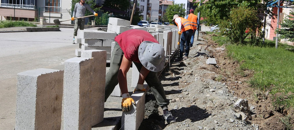Tretuvar Yenileme Çalışmaları Devam Ediyor