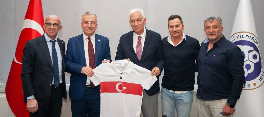 Türk Futbolunun Efsane İsimleri Rektör Levent’i Ziyaret Etti