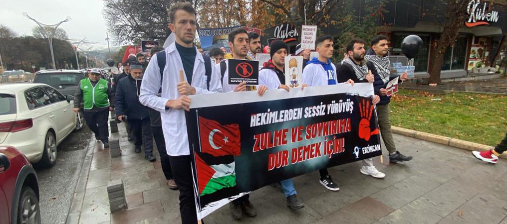 Tıp Fakültesi Öğrencileri ve Sağlık Çalışanlarından 'Sessiz Yürüyüş’