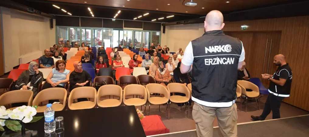 Uyuşturucu Maddenin Zararları Konusunda Seminerler Verildi 