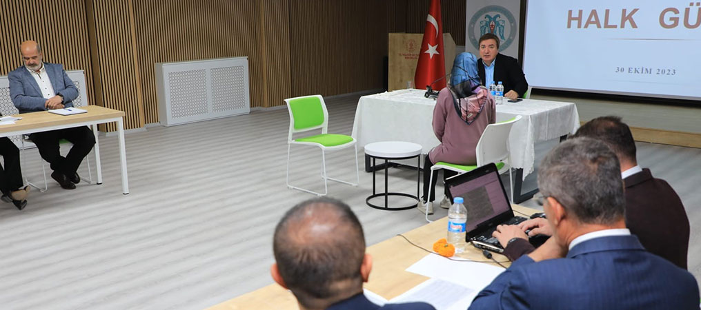 Vali Aydoğdu, Halk Gününde Vatandaşları Dinliyor