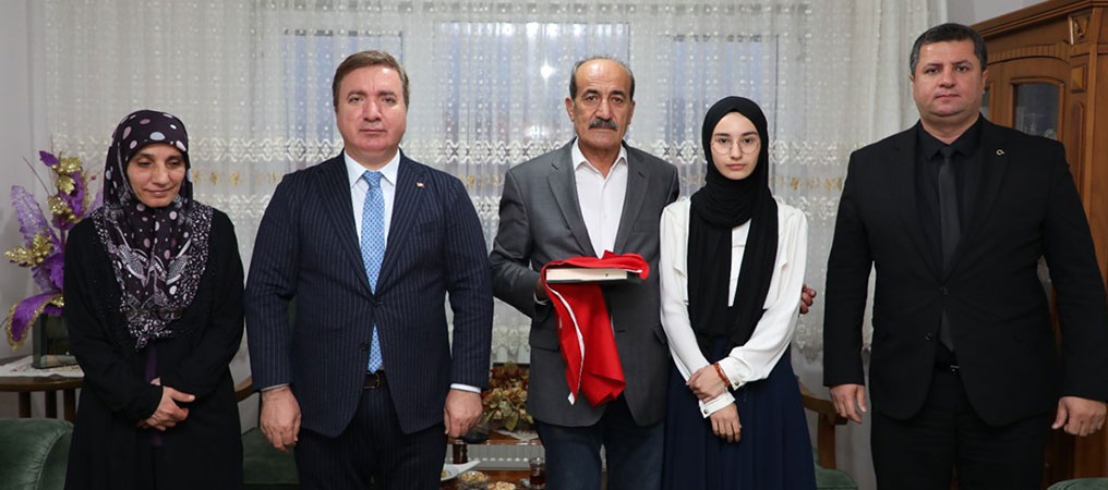 Vali Aydoğdu ve Kurum Müdürlerinden Şehit Ailelerine Ziyaret 