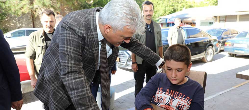 Vali Makas, Kemah İlçesini Ziyaret Etti              