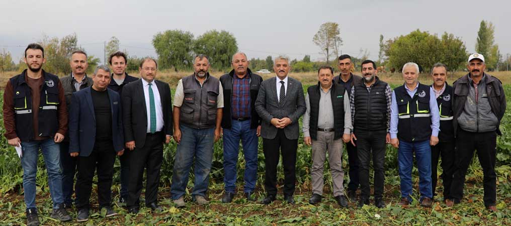 Vali Makas, Pancar Hasadı Ve Sera Üretimi Yapan Çiftçileri Ziyaret Etti