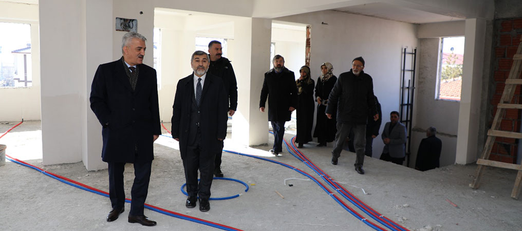 Vali Makas, Yapımı Devam Eden Kur’an Kursu'nda İncelemelerde Bulundu