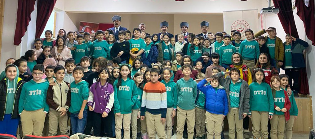 “Vatan ve Kahramanlık Buluşmaları” Projesi ile Öğrencilerle Gaziler Bir Araya Geldi