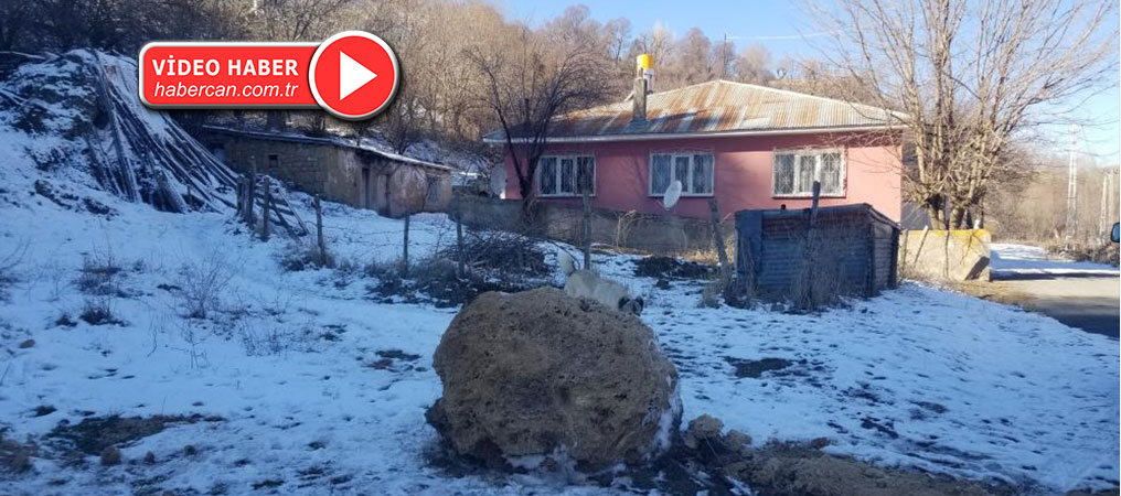 Yuvarlanan Kayalar Evleri Teğet Geçti