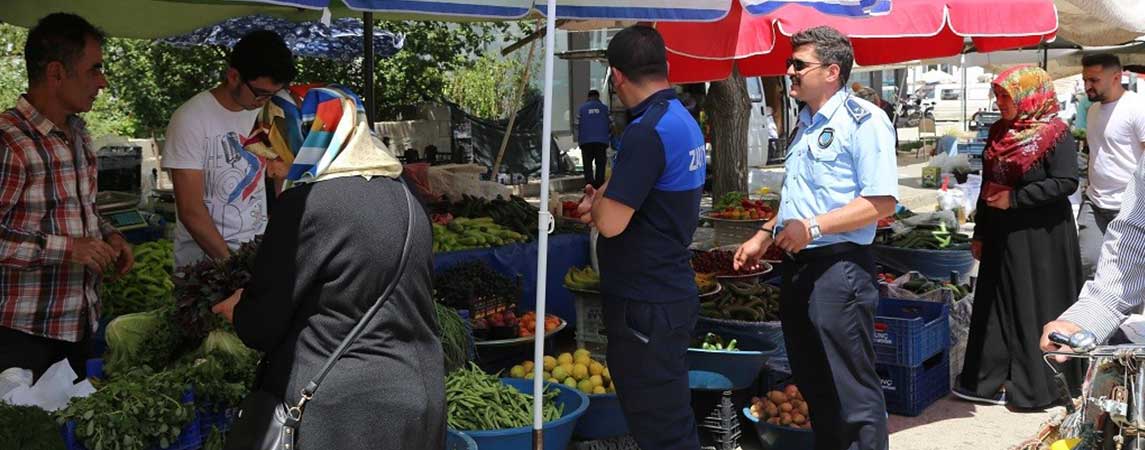 Zabıta Ekipleri Pazar Yerleri ve Otellerde Denetimlerde Bulundu