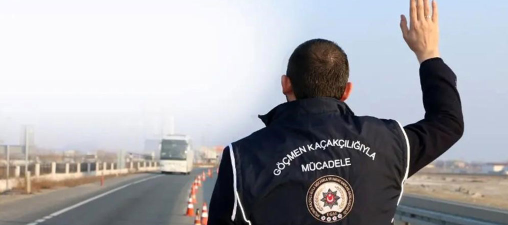 “Kalkan-4” Operasyonları: 192 Göçmen Kaçakçılığı Organizatörü Yakalandı