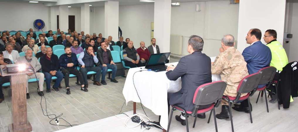 Okul Servis Şoförleri ve Rehber Personeline Yönelik Bilgilendirme Toplantısı Yapıldı