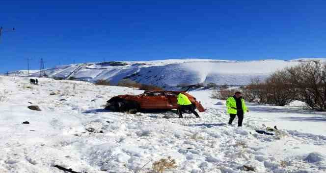 Trafik kazasında yaralanan sürücü hastanede hayatını kaybetti