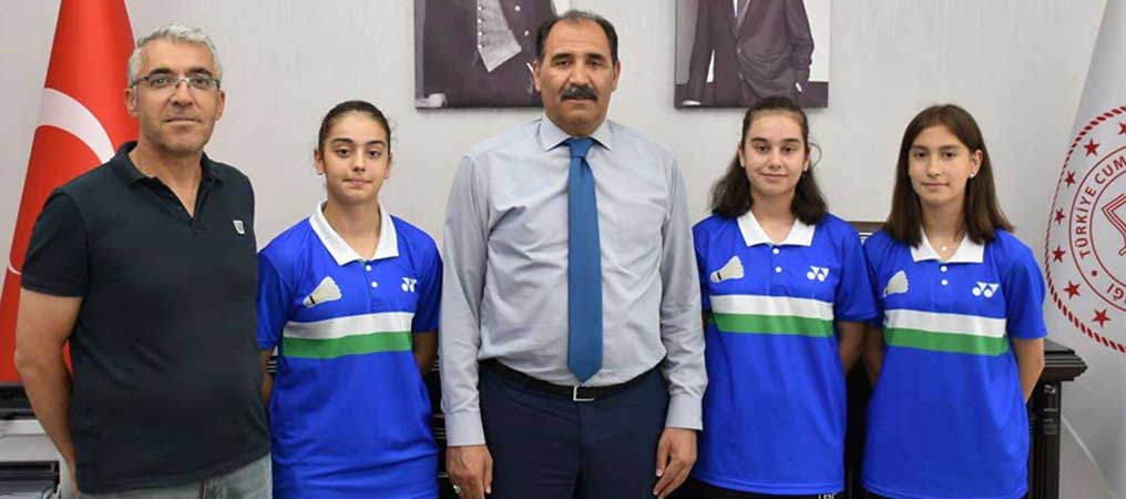 İl Milli Eğitim Müdürü Gün, Şampiyonları Konuk Etti